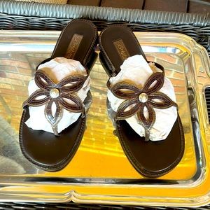 Great sandals by Brighton! The Omega in size 8 1/2 women’s!